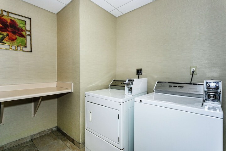 Hampton Inn & Suites Mobile- Downtown Historic District