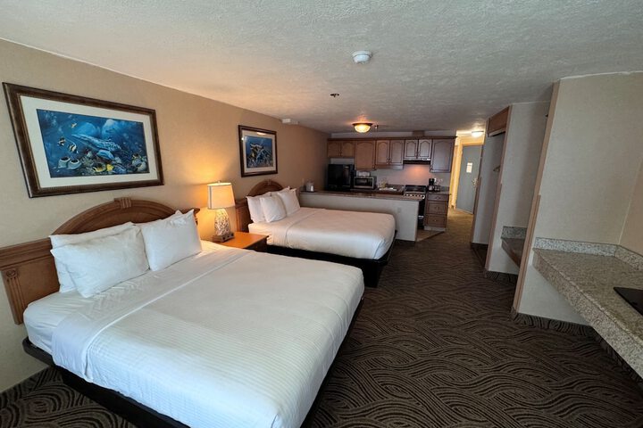 Promenade Inn & Suites Oceanfront