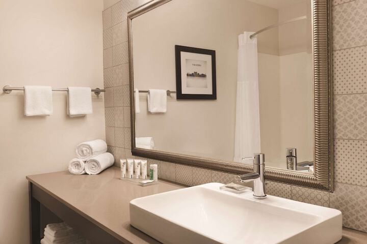 Country Inn & Suites by Radisson Green Bay North