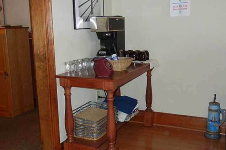 The Feathered Star B & B