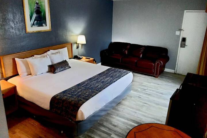 Room 14 of 25