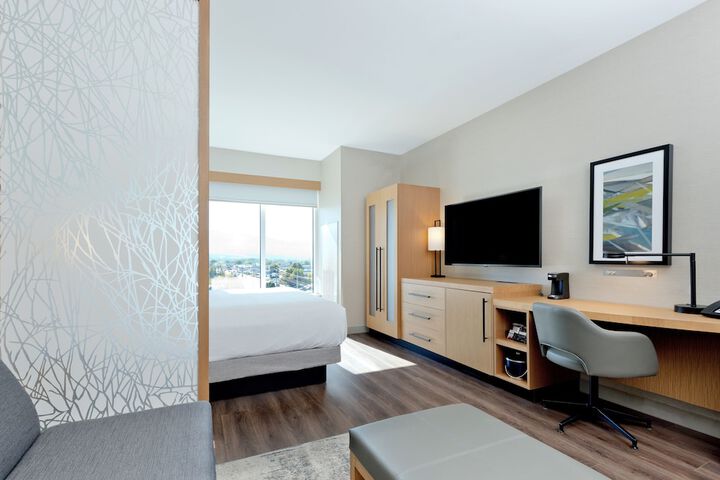 Room 25 of 35