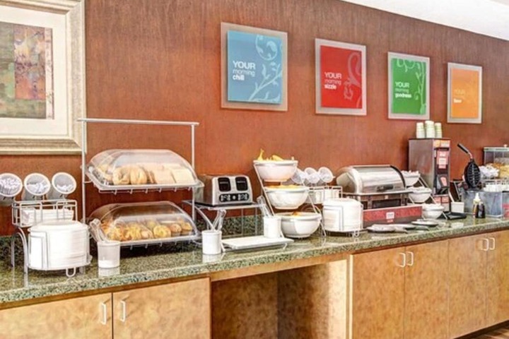 Breakfast/Coffee Service 41 of 45