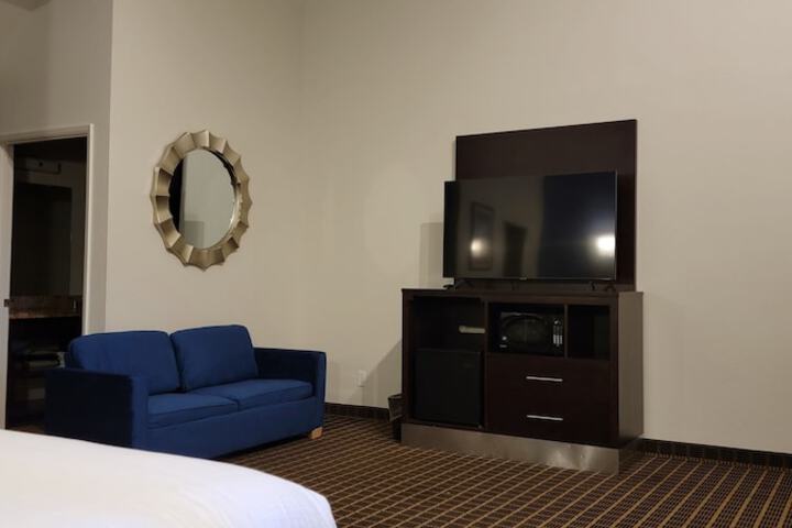 Room 25 of 42