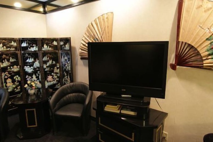Room 16 of 39