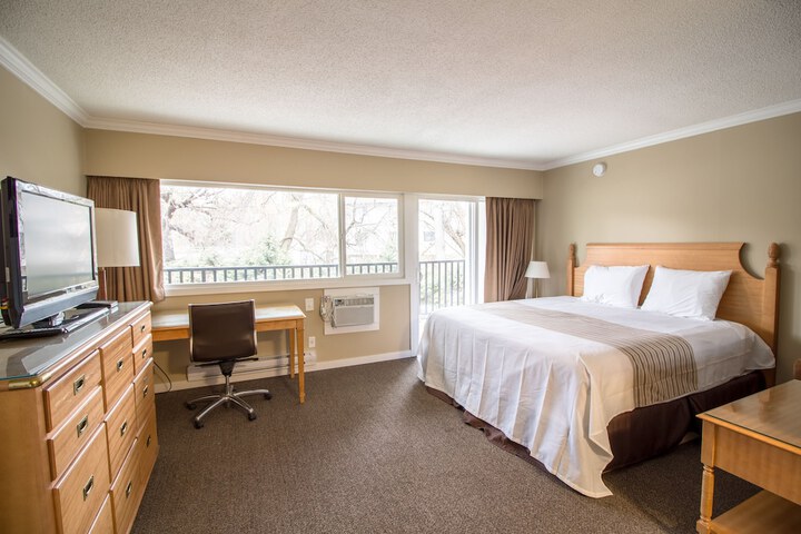 Room 21 of 37