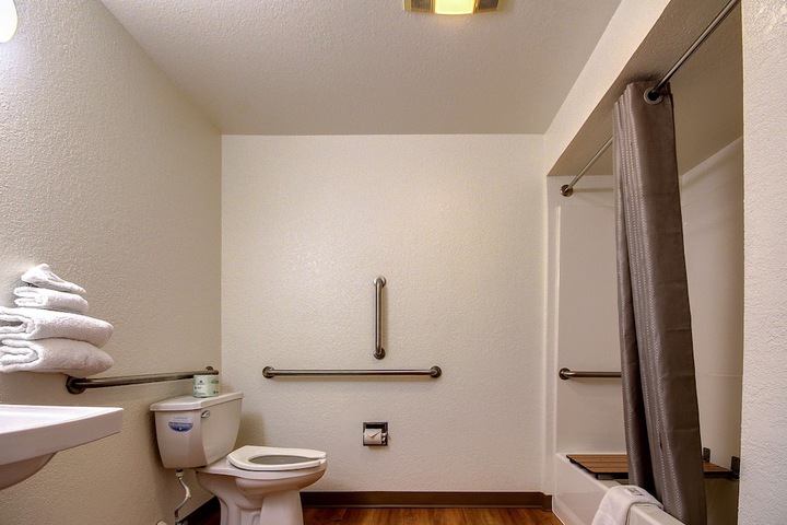 Room 29 of 38