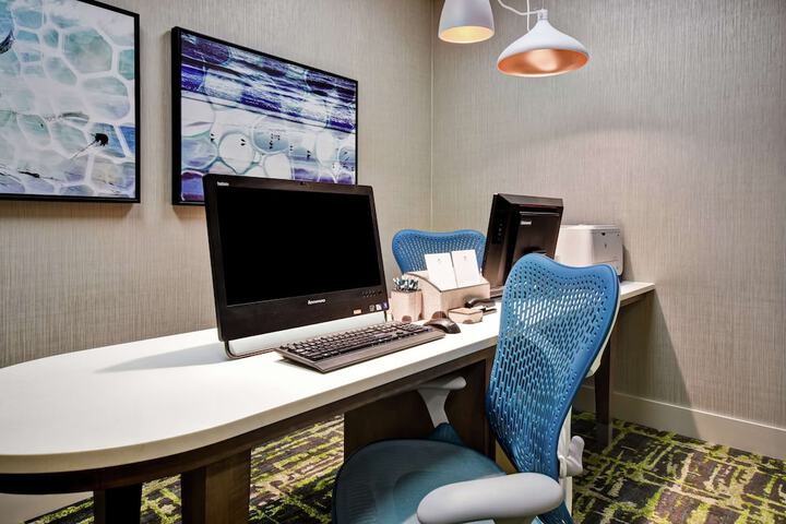 Business Center 42 of 45