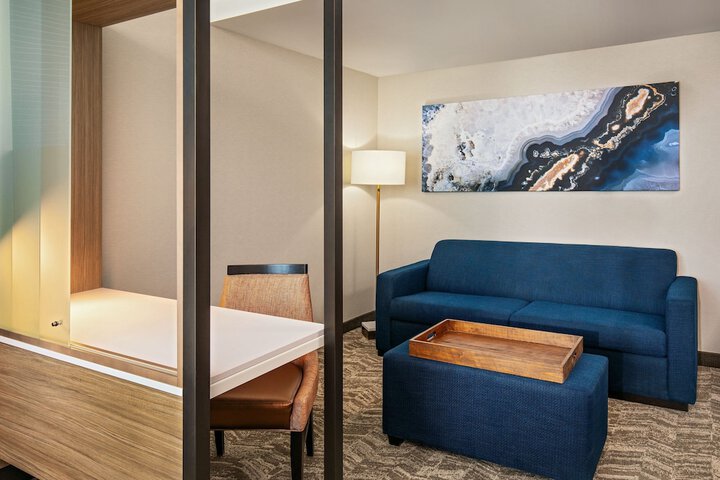 Room 13 of 25