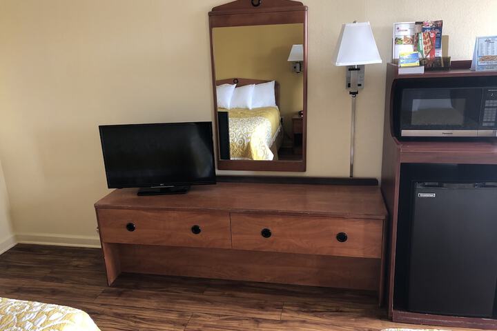 Room 16 of 44
