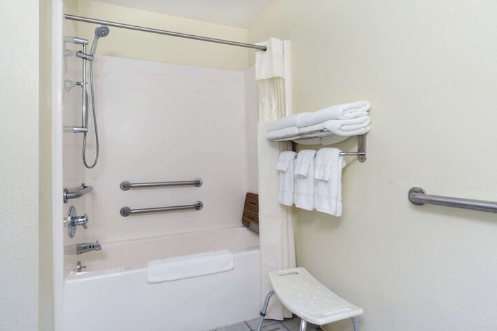 Room 17 of 25
