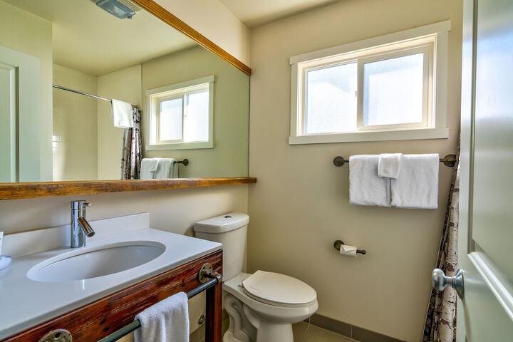 Room 32 of 53