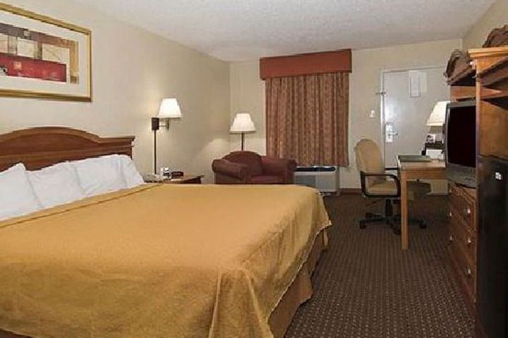 Room 21 of 34