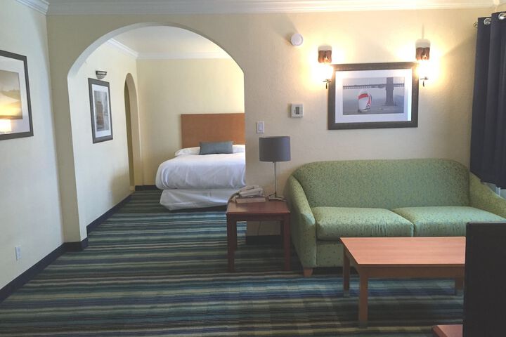 Room 11 of 17