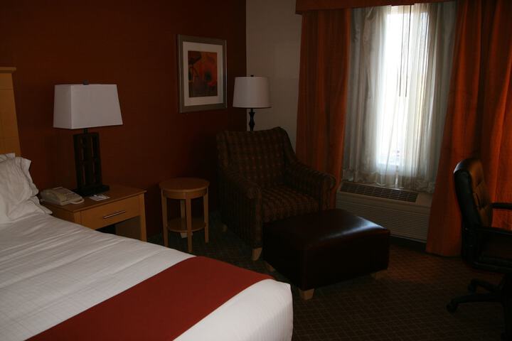 Room 27 of 41