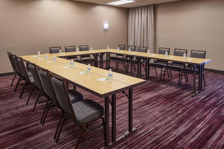 Ballroom/Hall 25 of 29
