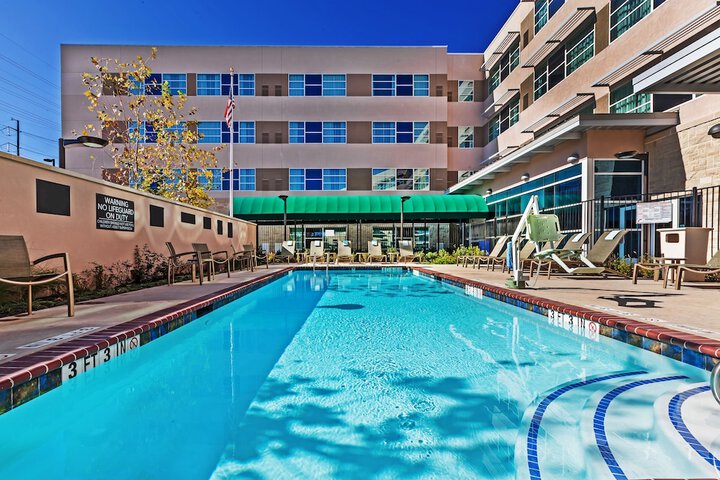 Pool 4 of 28