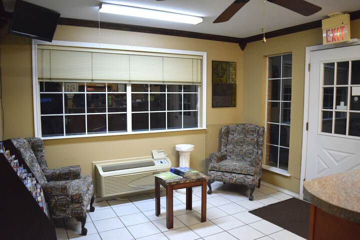 Claremore Motor Inn
