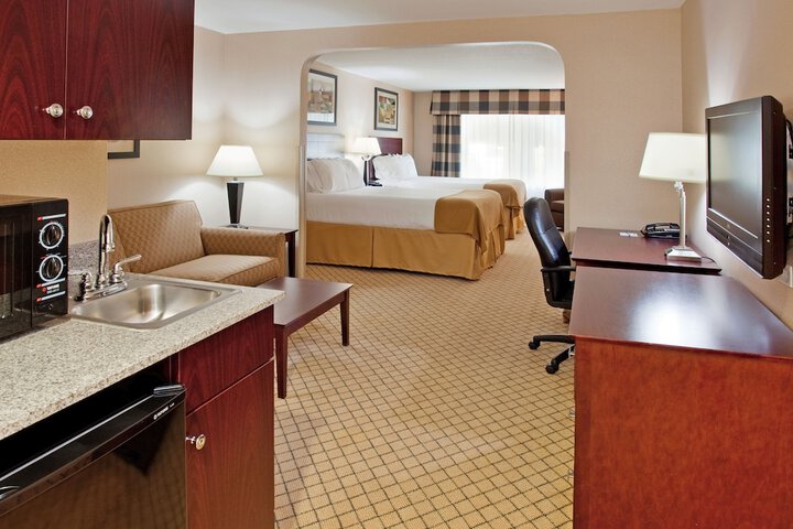 Room 10 of 30