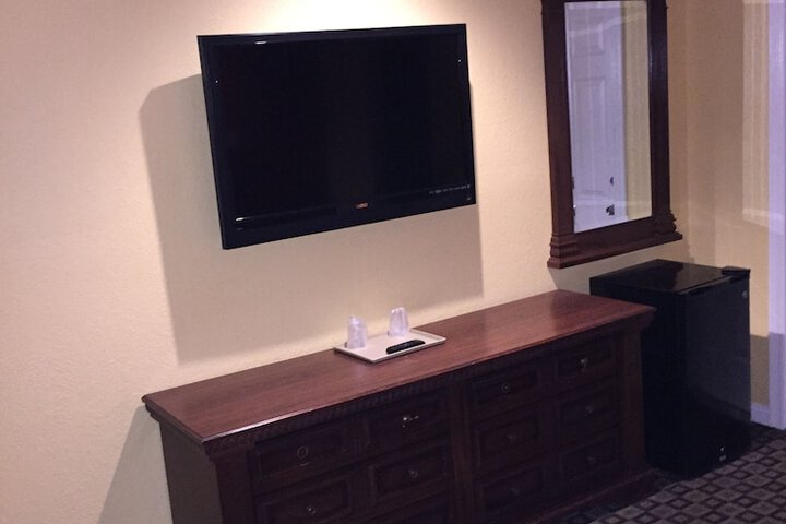 Room 50 of 74