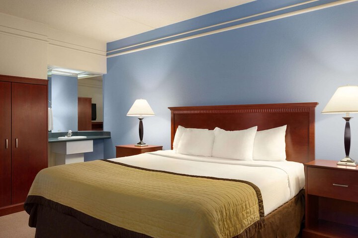 Room 14 of 25