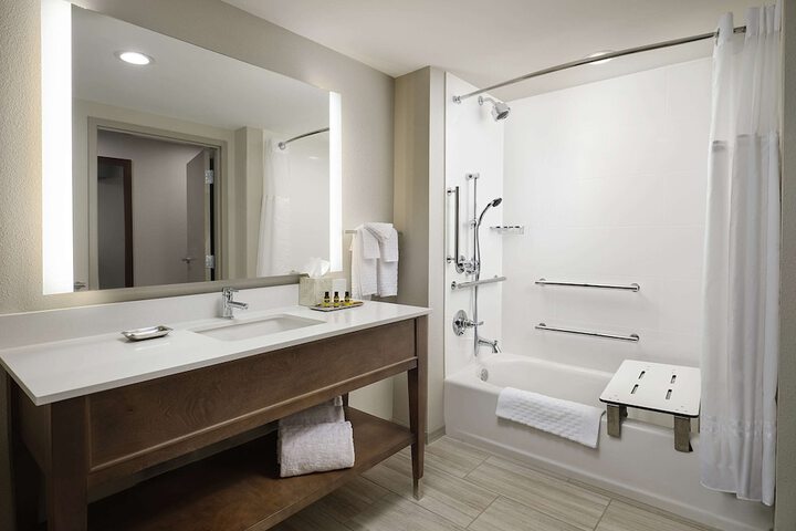 Room 8 of 25
