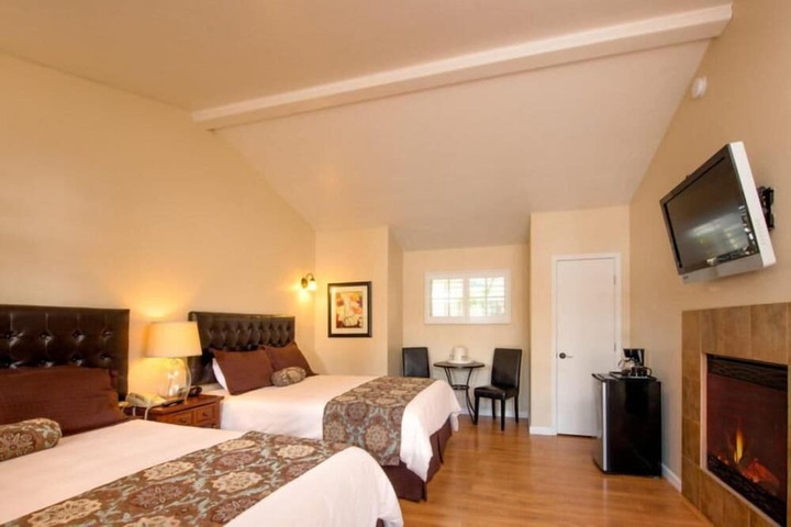 Room 30 of 46