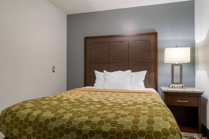 Room 31 of 40