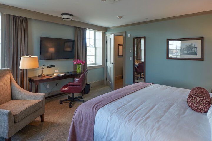 The Groton Inn