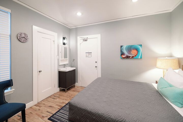 Room 83 of 151