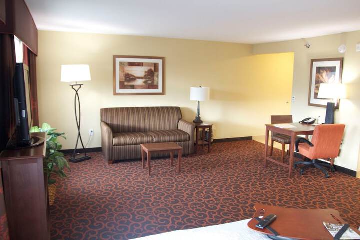 Hampton Inn & Suites Watertown