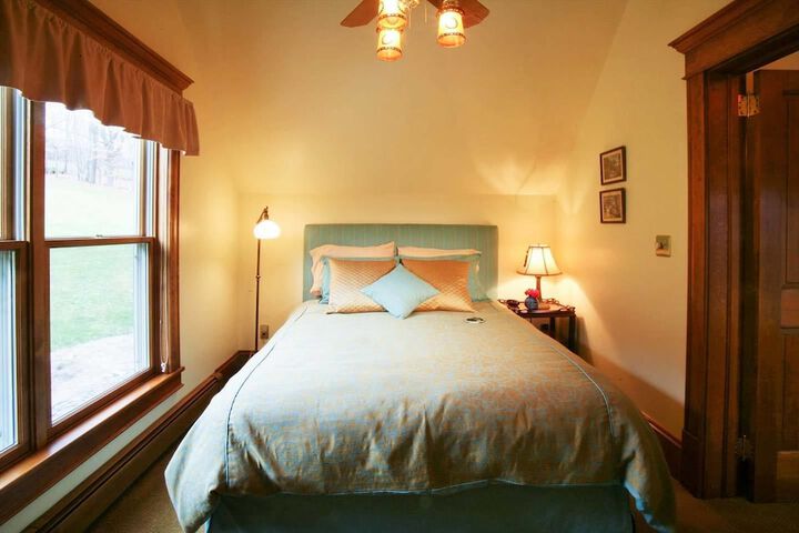Room 28 of 35