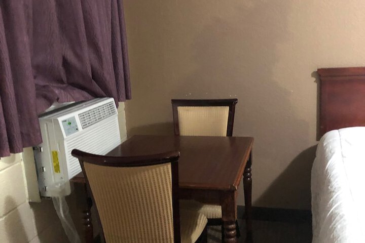 Room 9 of 15