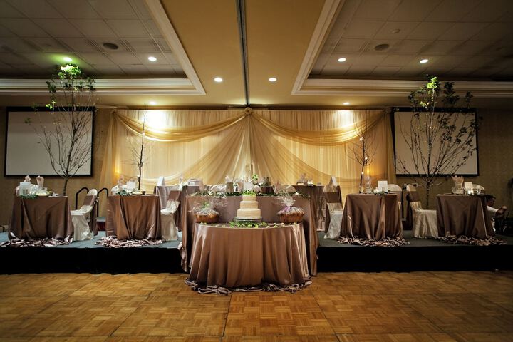 Ballroom/Hall 77 of 90
