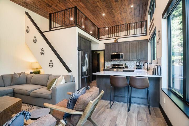 Granite Moose Hideaway Cabin