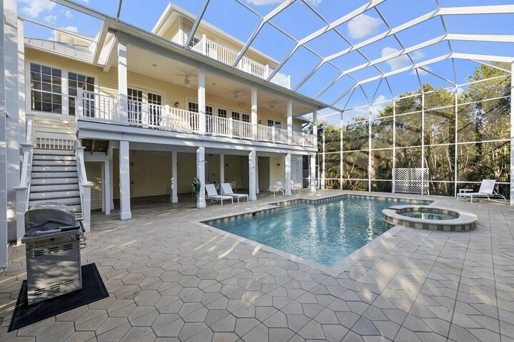 The Palm and Shell Captiva Island Private Luxury Home With Pool hot tub and Beach Access