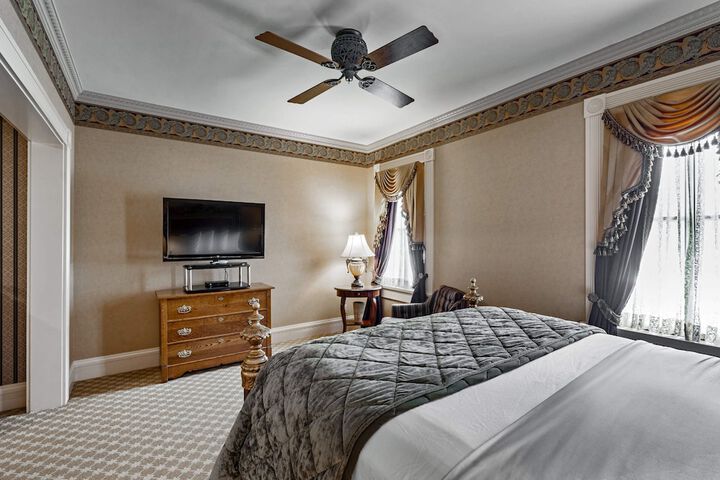 Room 45 of 128