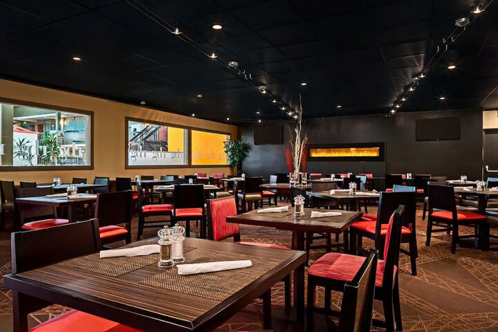Dining 20 of 31
