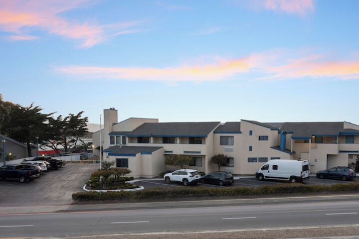 Bay Breeze Inn