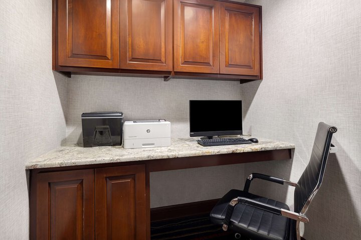 Business Center 45 of 45