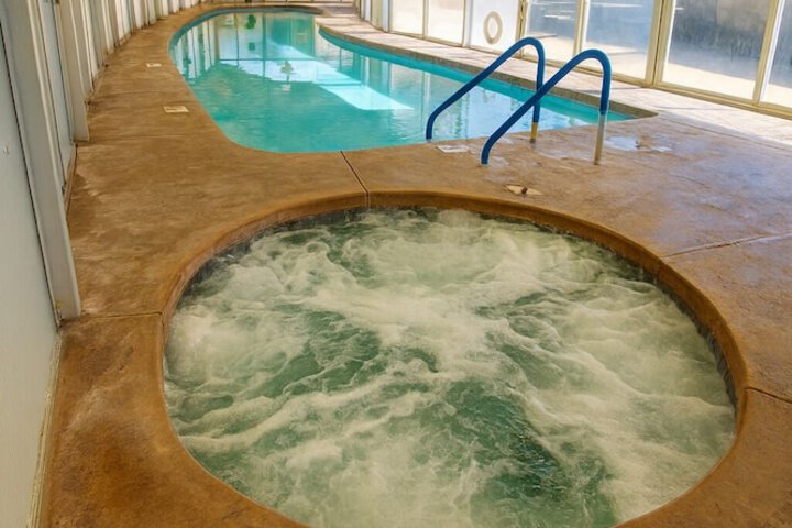 Crown Point Resort