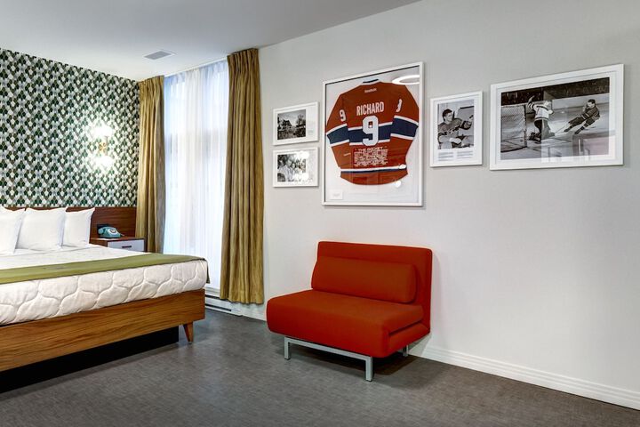 Room 27 of 40
