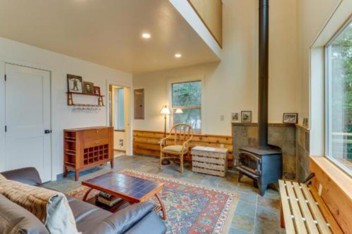 The Cabin at Oak Bay