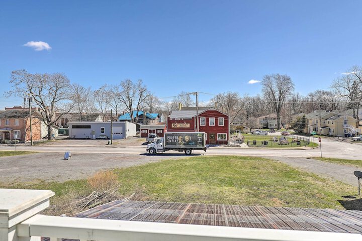 Downtown Canandaigua Apt: 1 Mi to Lake & Pier!