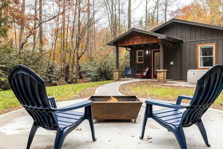Bears Place by Avantstay Cozy Mountain Cabin in Brevard + Firepit