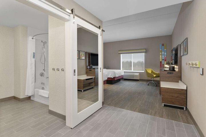 Room 22 of 37