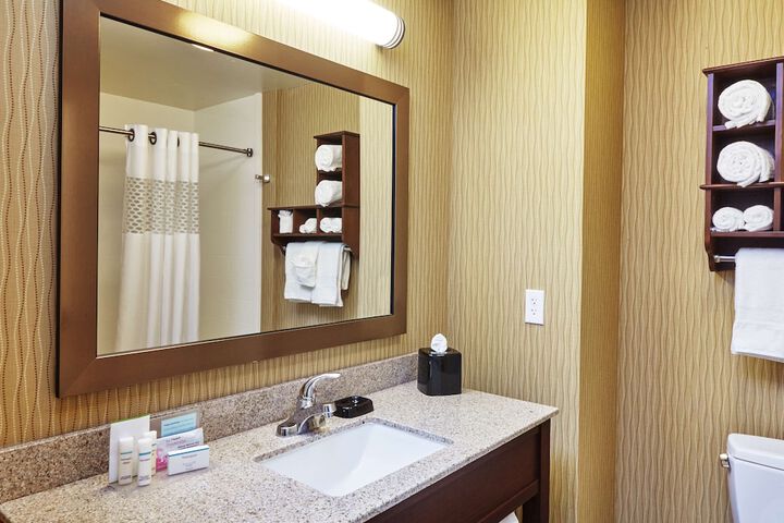 Hampton Inn & Suites Milwaukee / Franklin