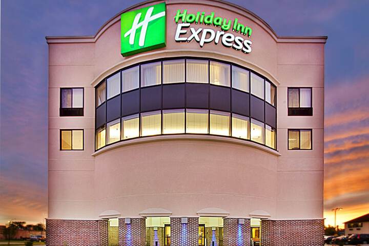 Holiday Inn Express Waterloo Cedar Falls by IHG