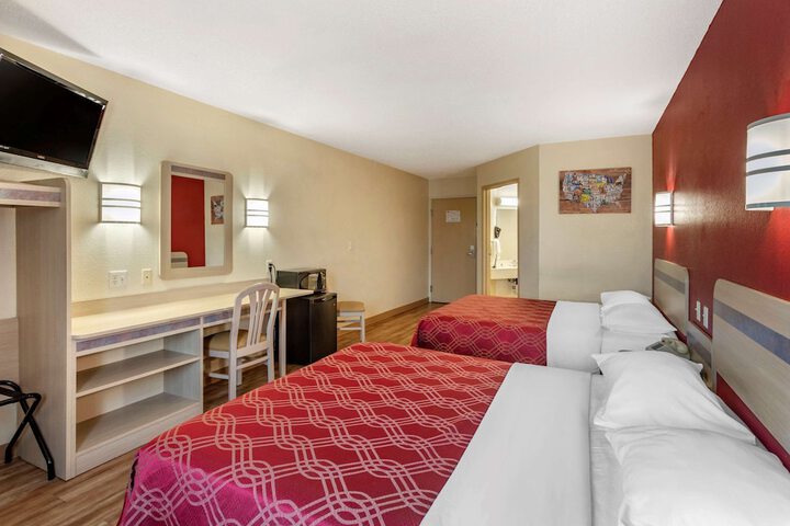 Room 25 of 51