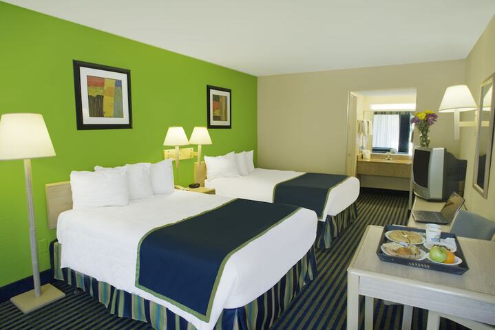 Room 10 of 16